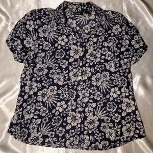 Vintage 90s Blue Floral Hawaiian Print Button Down Shirt