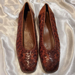 Load image into Gallery viewer, Vintage Caramel Brown Textured Basketweave Leather Shoes
