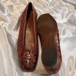 Load image into Gallery viewer, Vintage Caramel Brown Textured Basketweave Leather Shoes
